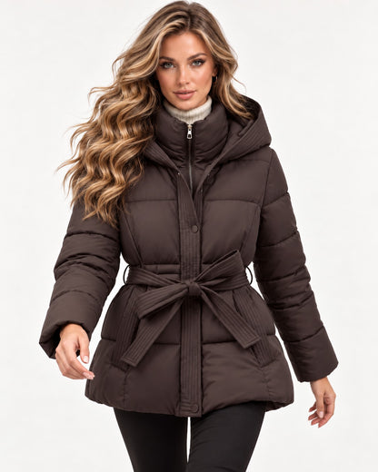 Brielle Puffer in Coffee – walking | SKU: SOR-BRI-COFFEE-XS,SOR-BRI-COFFEE-S,SOR-BRI-COFFEE-M,SOR-BRI-COFFEE-L,SOR-BRI-COFFEE-XL