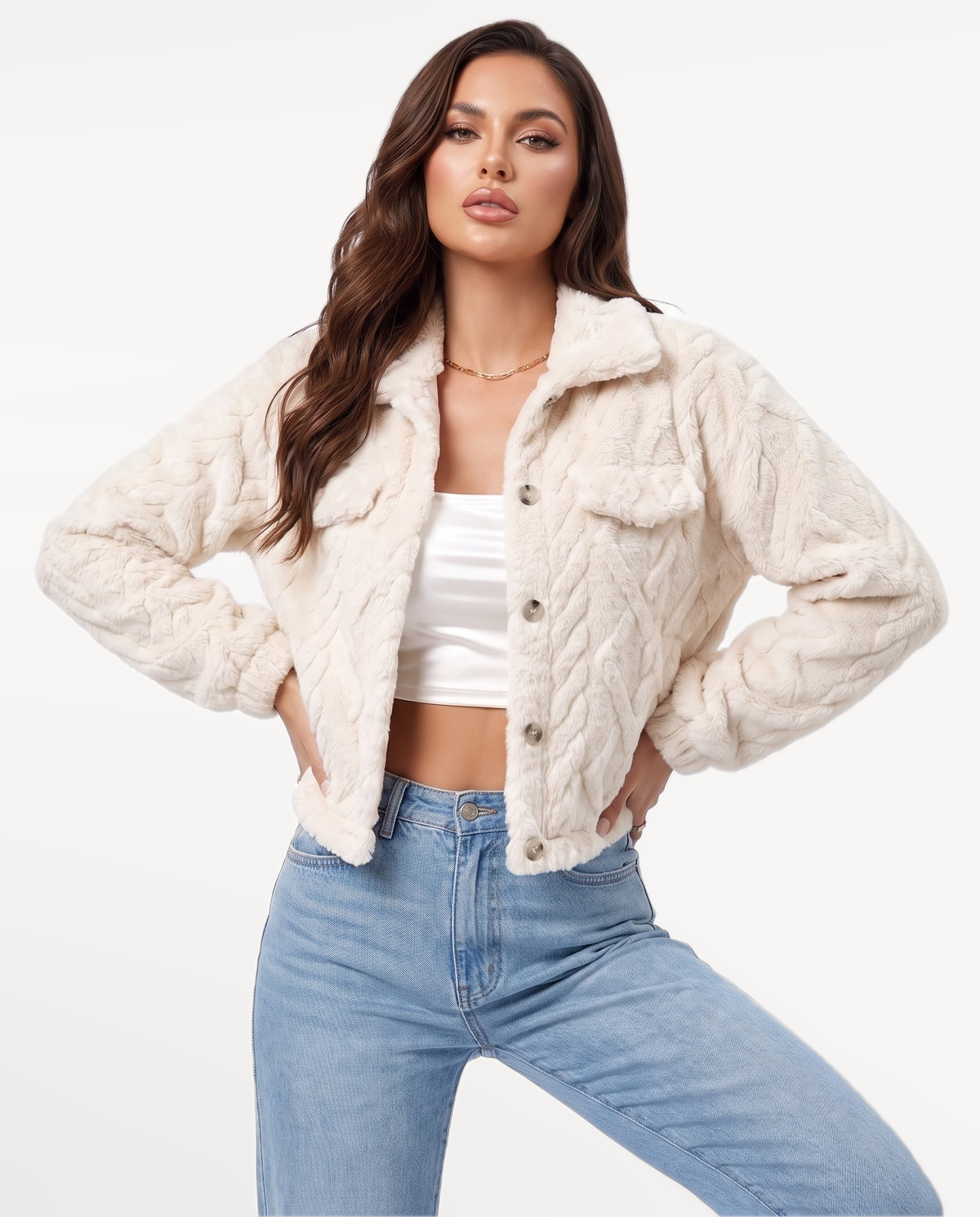 Ivy Plush Jacket in Beige – hands on hips | SKU: SOR-IVY-BEI-XS,SOR-IVY-BEI-S,SOR-IVY-BEI-M,SOR-IVY-BEI-L,SOR-IVY-BEI-XL