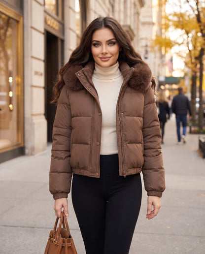 Kira Puffer in Coffee – lifestyle | SKU: SOR-KIR-COFFEE-XS,SOR-KIR-COFFEE-S,SOR-KIR-COFFEE-M,SOR-KIR-COFFEE-L,SOR-KIR-COFFEE-XL