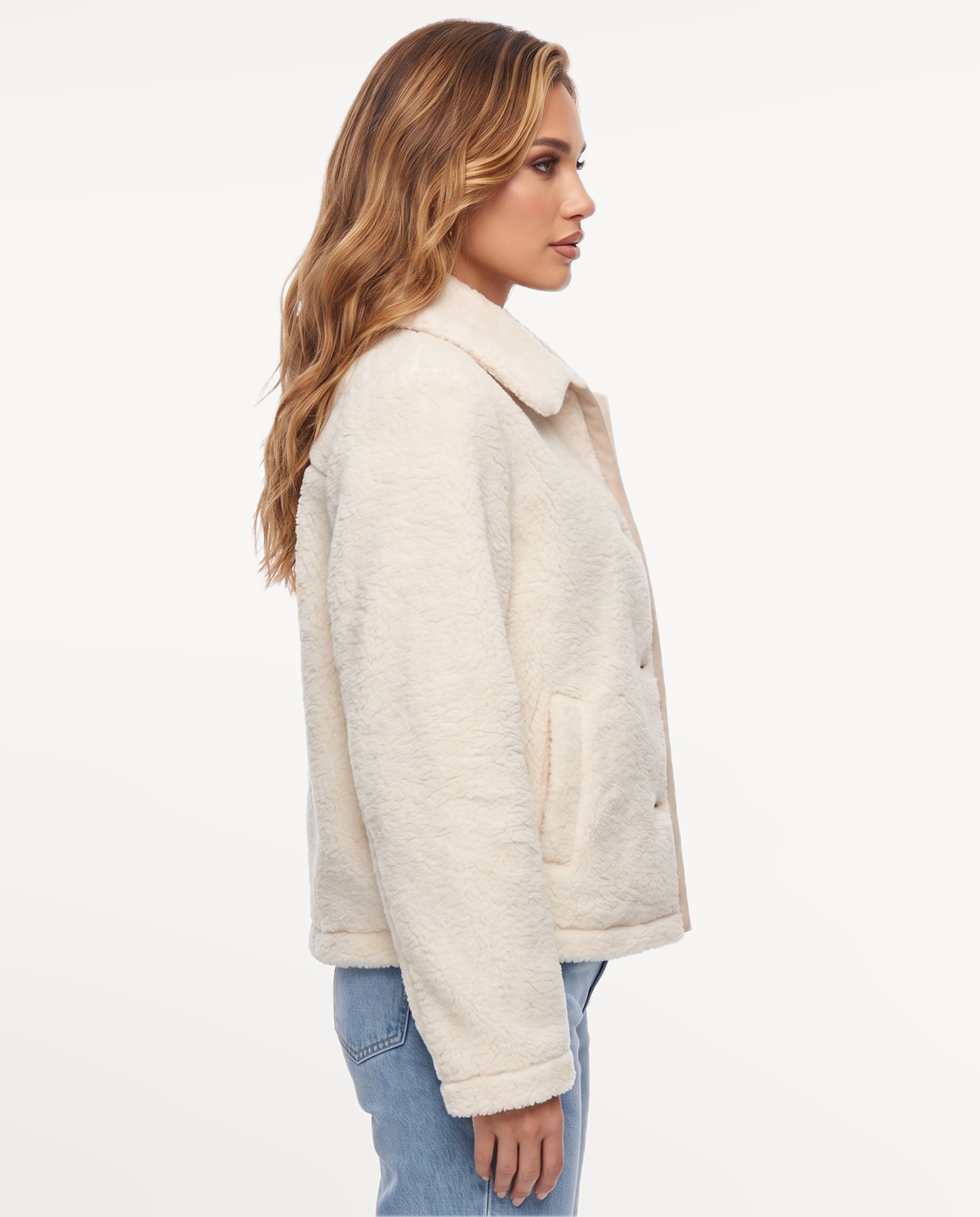 Mila Teddy Jacket in Beige – side view, right | SKU: SOR-MILA-BEI-XS,SOR-MILA-BEI-S,SOR-MILA-BEI-M,SOR-MILA-BEI-L,SOR-MILA-BEI-XL